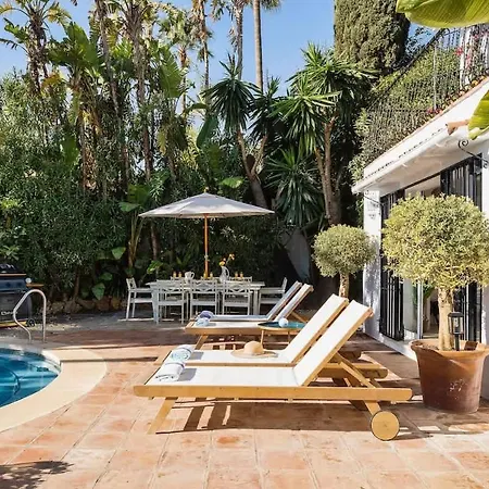 With Private Pool & Garden 5 Min To 別荘 *