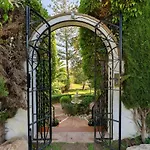 With Private Pool & Garden 5 Min To * Marbella