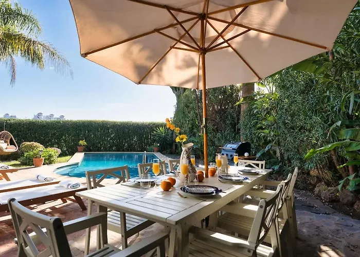 With Private Pool & Garden 5 Min To 마르베야