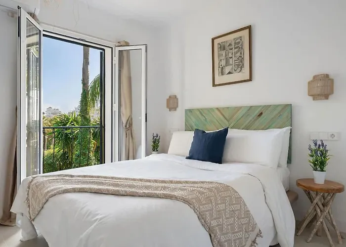 펜션 With Private Pool & Garden 5 Min To *