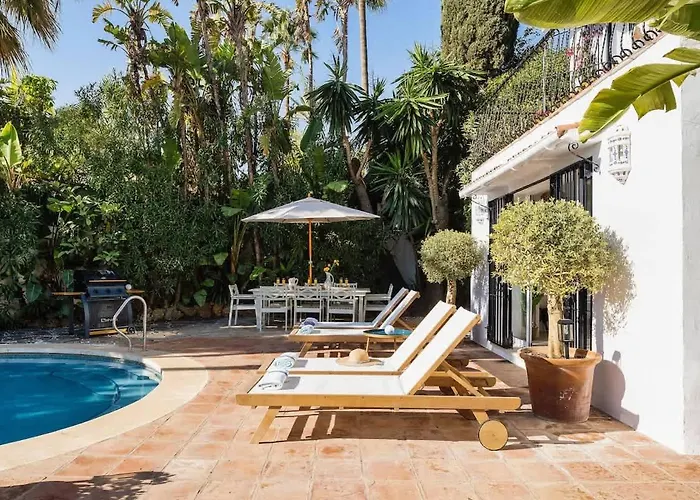 With Private Pool & Garden 5 Min To בית נופש *