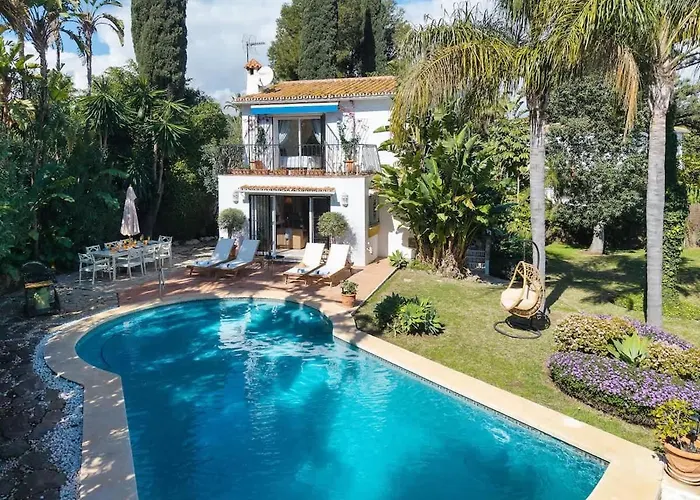 With Private Pool & Garden 5 Min To *